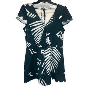 Lulu’s Women’s Dark Green Leaf Print Lined Romper Tie Back Sz M NEW
